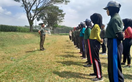 Danramil12/Sigaluh Berikan semangat dan motivasi kepada anggota paskibra kec. Sigaluh