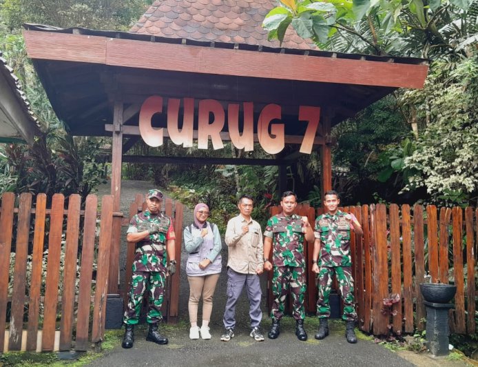 Babinsa Koramil 12/ Sigaluh Patroli di Lokasi Wisata Curug Pitu kec. Sigaluh
